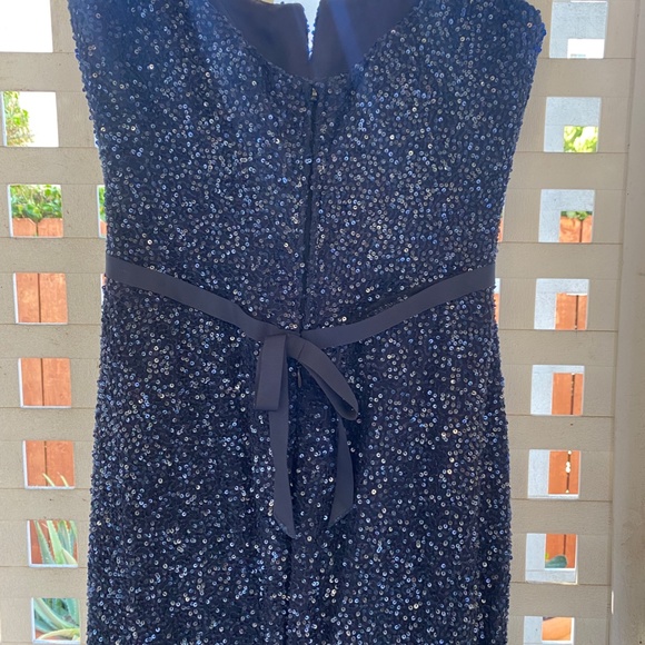 Navy Gown, size 2/4. Prom, Red Carpet, Pageant - Picture 2 of 5